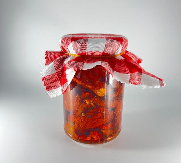 Pomodori della Tenuta, essiccati al sole e conservati sott’olio.